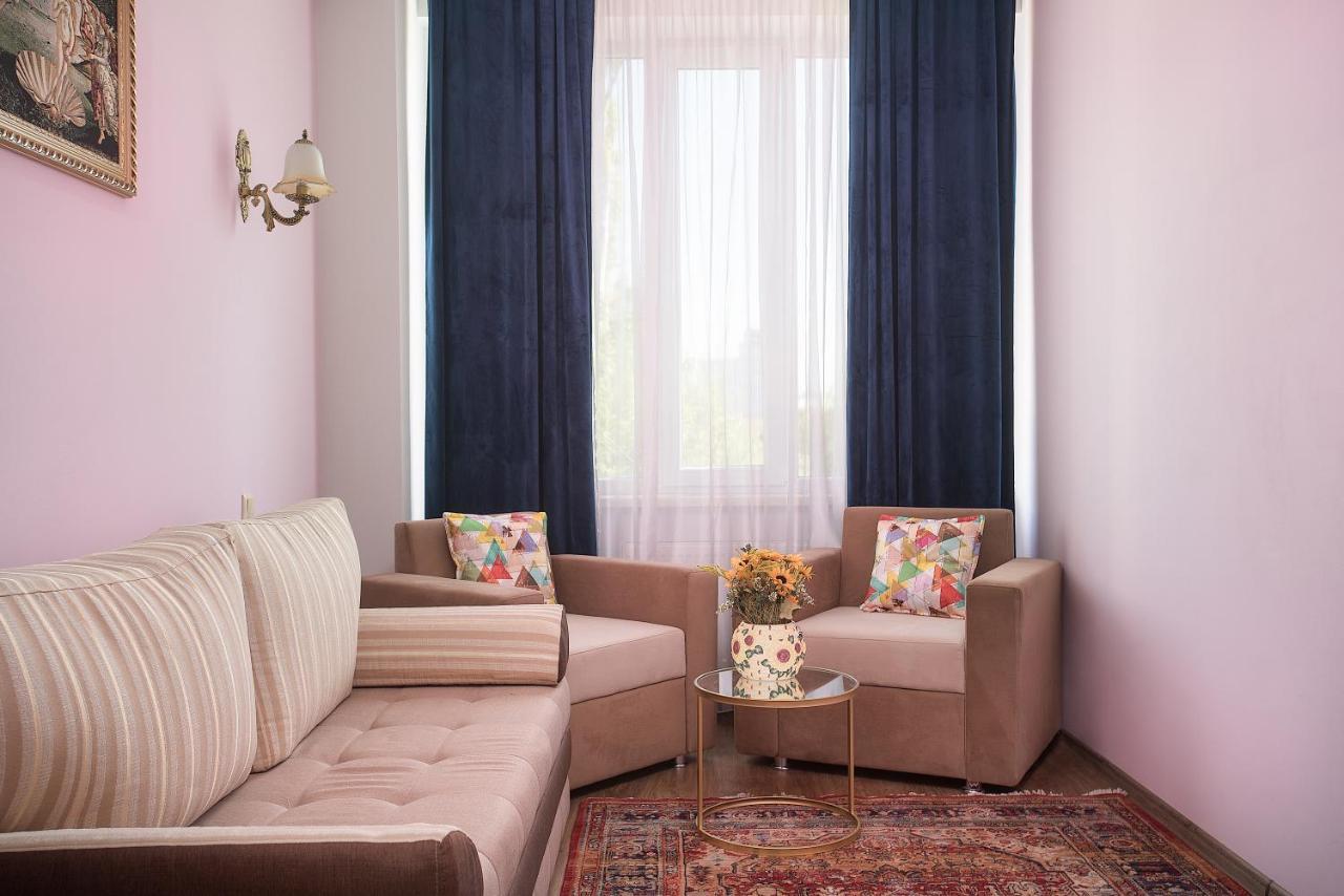 تشيسيناو Art Hotel المظهر الخارجي الصورة